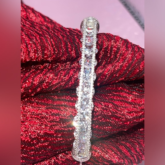 NWT🆕 Cate d’Argent 925 Sterling Silver Floating
CZ Channel Adjustable Bracelet - Picture 5 of 11